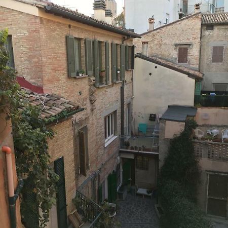 Res. Centro Storico Apartment Фано Екстериор снимка